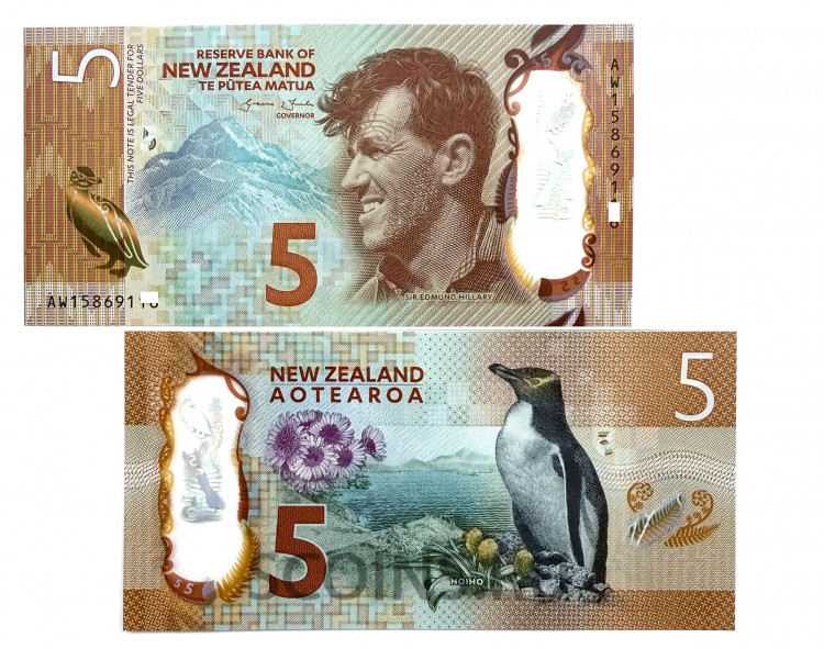Новая Зелландия 5 долларов 2015